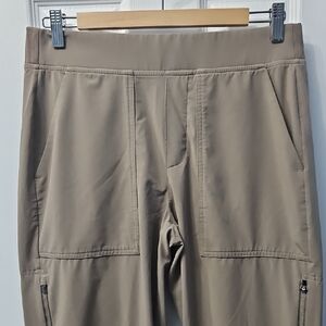 Athleta Pan Color Tan Size 8